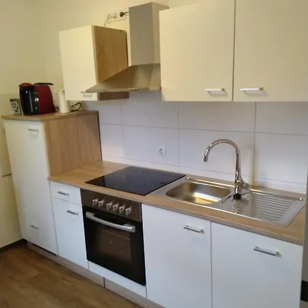Kleine Ferienwohnung, Einzimmeraparment In Altenkirchen Apartment *