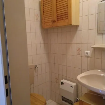 Apartment Kleine Ferienwohnung, Einzimmeraparment In Altenkirchen Almersbach